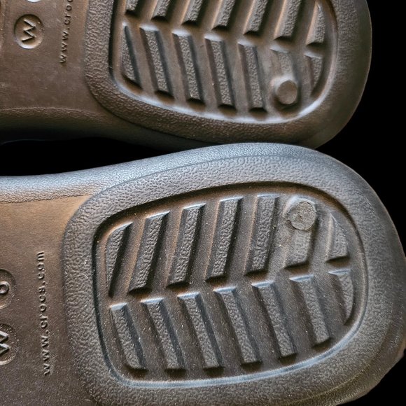 Crocs Monterey Shimmer Wedge Sandals - Picture 4 of 4